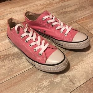 Pink women’s Converse low-tops